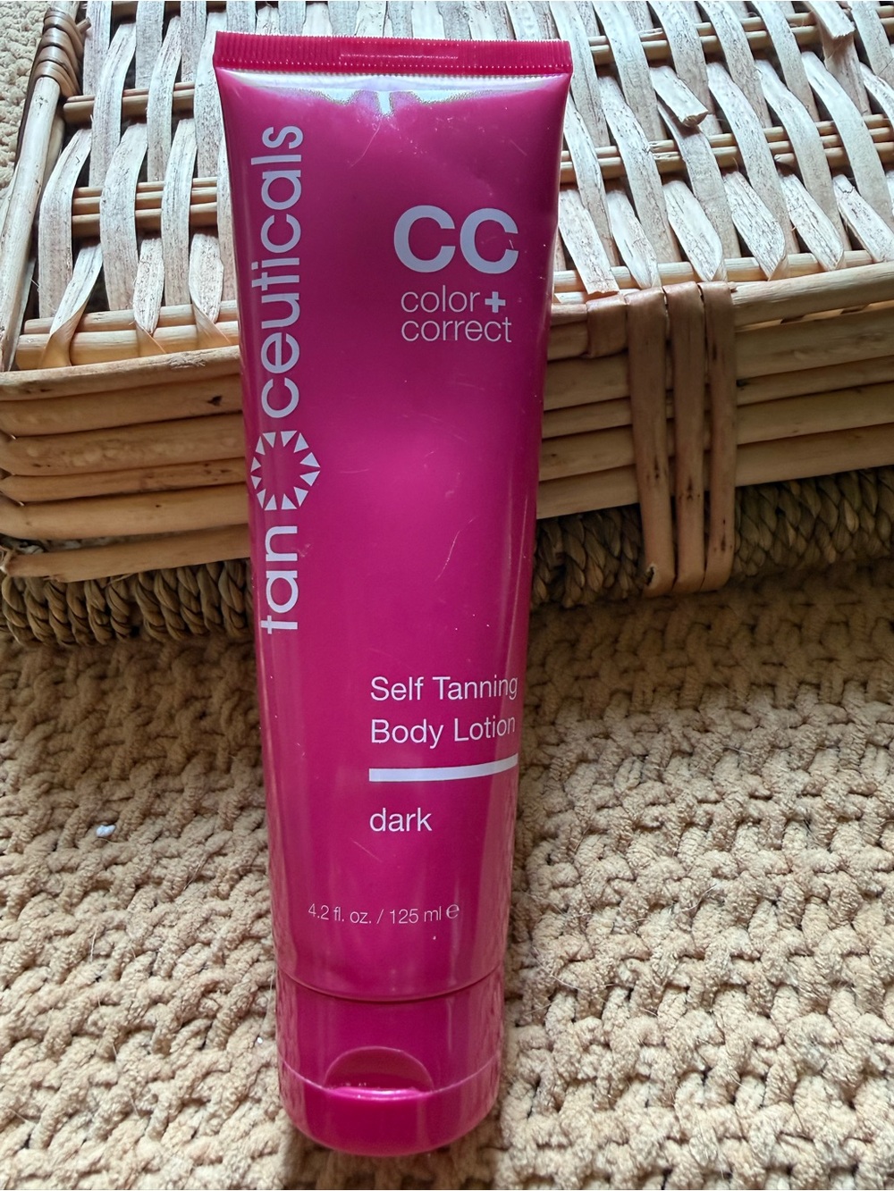 CC Color + Correct Self Tanning Body Lotion - Dark (Pink)